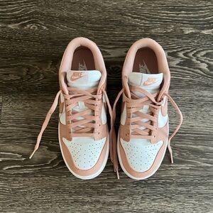 Nike Blush nude and White Low-Tops